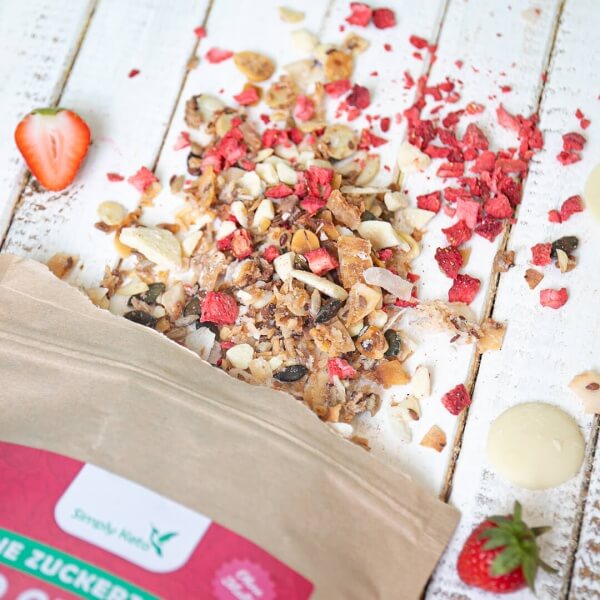 Simply Keto Strawberry & White Chocolate Crunchy Granola 250g